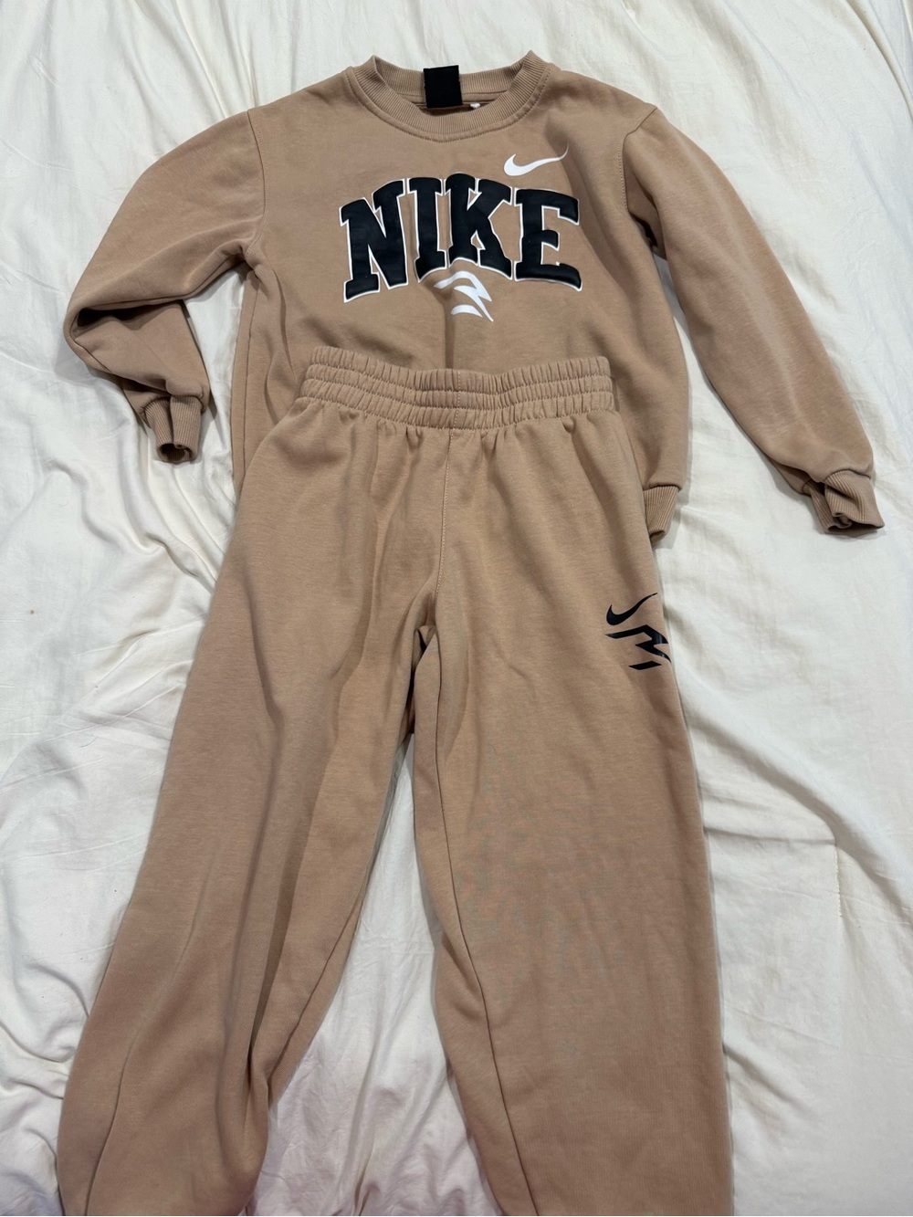 Nike Kids Tan Fleece Sweatshirt & Jogger Set Size 8 (8–9Y) Matching Outfit